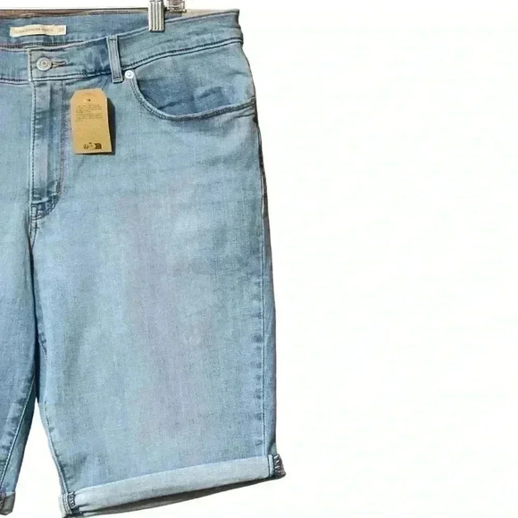 Levi’s Classic Bermuda Shorts 33 Light Wash Casual Summer Vintage Inspired NWT - Picture 7 of 10